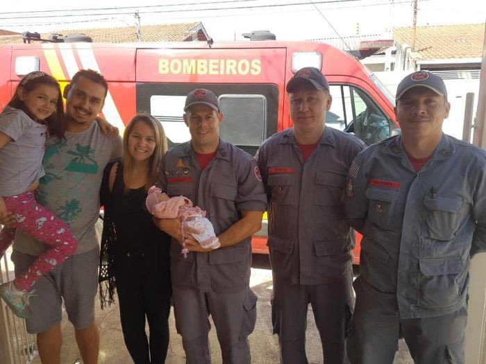 Recém-nascida engasgada é salva por bombeiros em Atibaia, SP