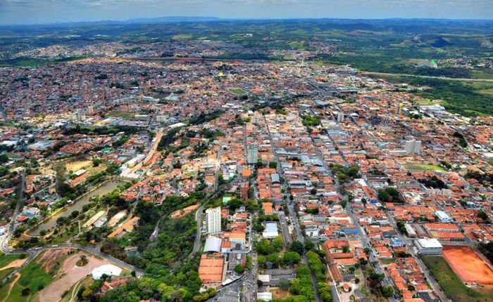 ATIBAIA ESTÁ ENTRE AS 100 MELHORES CIDADES DO PAÍS EM RANKINGS DE DESENVOLVIMENTO SOCIAL E ECONÔMICO