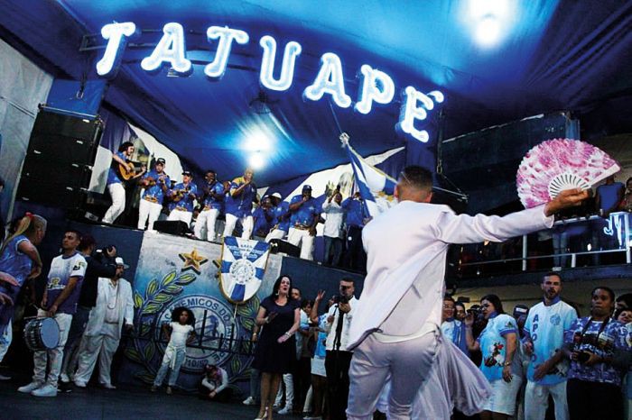 LECI BRANDÃO E ACADÊMICOS DO TATUAPÉ ENCERRAM FESTIVAL DE INVERNO