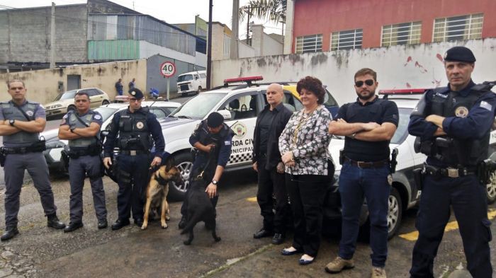 AÇÃO CONJUNTA DOS GGIS DE BOM JESUS DOS PERDÕES E ATIBAIA DETIVERAM DUAS PESSOAS E APREENDERAM ARMAS E DROGAS